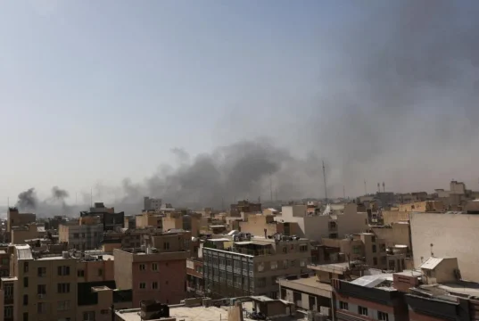 EUA usam IA humana, bombardeiros B-2 e drones suicidas em ataque ao Irã