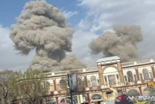 Mísseis iranianos têm como alvo bases militares israelenses e dos EUA no Oriente Médio