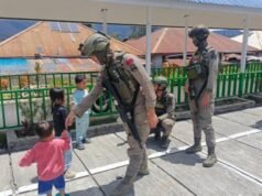 A abordagem humanitária torna-se uma “arma” policial para construir a confiança pública e manter a estabilidade da segurança no interior da Papua