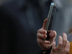 O Reino Unido pergunta aos pais: as redes sociais deveriam ser proibidas para menores de 16 anos?