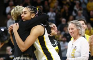 Basquete feminino de Iowa Minus Star x Wisconsin