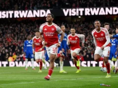 A cabeçada de Timber dá ao Arsenal uma vitória decisiva sobre o Chelsea