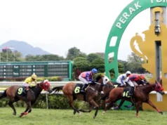 KC Wong lidera com um triplo