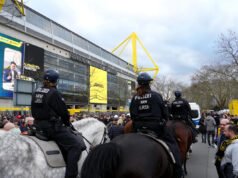 “Mais do que estranho” – o vice-chefe da polícia de Dortmund nega a alegação dos militantes do Bayern de que a polícia iniciou o conflito