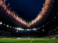 Tottenham bane três torcedores por saudação nazista durante partida da Liga dos Campeões contra o Frankfurt