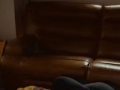 Mãe acorda sem marido, incapaz de lidar com o que encontra abaixo