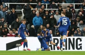 Super-substituto Thierno Barry marca pelo Everton enquanto os problemas em casa do Newcastle continuam