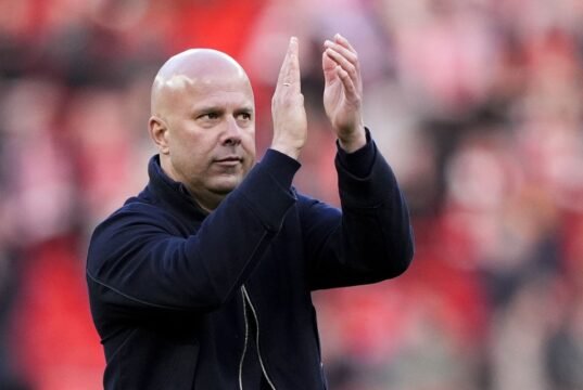 Arne Slott elogiou a ameaça de bola parada do Liverpool na vitória em casa sobre o West Ham