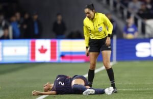 Trinity Rodman deixa a partida da SheBelieves Cup após falta dura