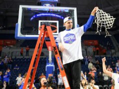 Nº 7 da Flórida comemora o título da SEC e está em primeiro lugar no torneio da NCAA