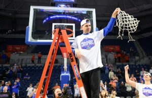 Nº 7 da Flórida comemora o título da SEC e está em primeiro lugar no torneio da NCAA