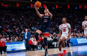 Ezzie Fad ajuda o número 1 da UConn a vencer o St. John’s por 85-49 pela 47ª vitória consecutiva