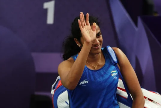 Sindhu indiano preso no aeroporto de Dubai em meio à crise no Oriente Médio