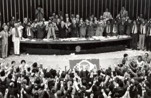 ‘Maharajas’ a ‘Penduricalhoses’: Discussões sobre limite de remuneração de agentes governamentais já duram mais de 60 anos