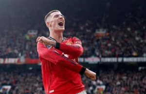 Manchester United sobe para o 3º lugar com vitória de recuperação por 2 a 1 sobre o Crystal Palace