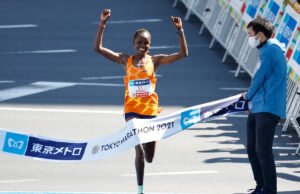 Maratona de Tóquio 2026: Brigid Kosgei bate recorde na corrida feminina, Tadese Takele vence a corrida masculina pelo segundo ano consecutivo