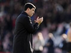 O técnico do Bournemouth, Andoni Iraola, quer mais ritmo do árbitro Jared Gillett