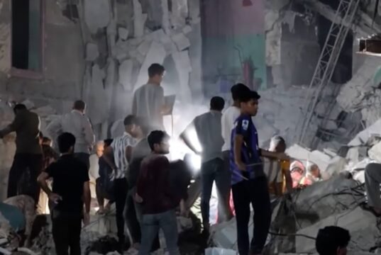 Dezenas de mortos após ataque a escola no Irão