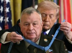 Trump concedeu aos três soldados a Medalha de Honra, homenageando “coragem incomparável”