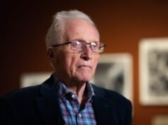 David Dimbleby ‘horrorizado’ com os planos da BBC de cortar 2.000 empregos: ‘Por que diabos eles fizeram isso?’
