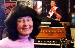 A respeitada cantora folk Linda Perhax é dada como desaparecida