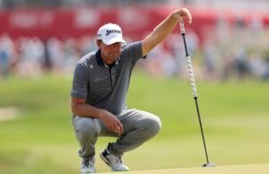 O jogador de golfe do PGA Tour Lucas Glover explica por que tirou os sapatos em um incidente bizarro no 3M Open