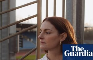 Rebecca Perry ganha o primeiro prêmio de ficção Waterstones por romances ‘deliciosos e oníricos’