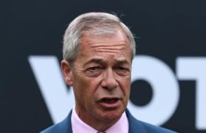 O líder reformista do Reino Unido, Nigel Farage, deixa o parlamento em meio a uma investigação sobre doações financeiras e disputará novamente seu assento