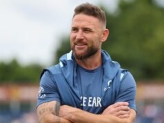 Brendon McCullum demitido do cargo de técnico de testes da Inglaterra