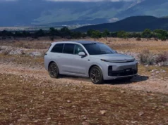 Alguns veículos elétricos podem percorrer 1.300 km antes de serem recarregados, com o motor a combustível atuando como extensor de autonomia.
