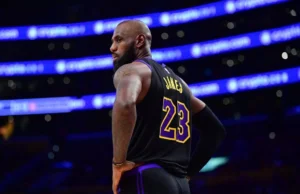 NBA-LeBron James usará o número 23 e anuncia oficialmente contrato com o 76ers