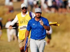 Bryson DeChambeau ‘aumenta’ as chances de título após penalidade de dois chutes