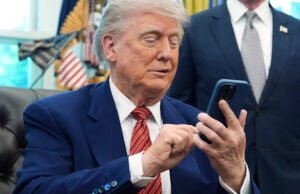 Fechar: O que aconteceu com o telefone de Trump?