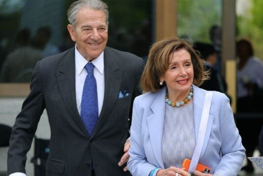 Nancy Pelosi se recusa a responder perguntas sobre o atropelamento e fuga de Paul Pelosi