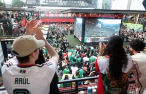 Como ‘The Beautiful Game’ está desviando a turbulência política da América