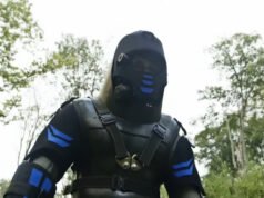 Um polêmico especial do Discovery Channel prometeu mostrar seu apresentador sendo comido por uma cobra