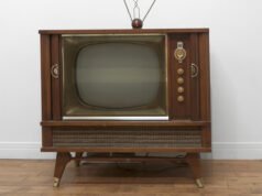 Como um anúncio de aspirina tornou esta sitcom um sucesso antes de existirem classificações de TV